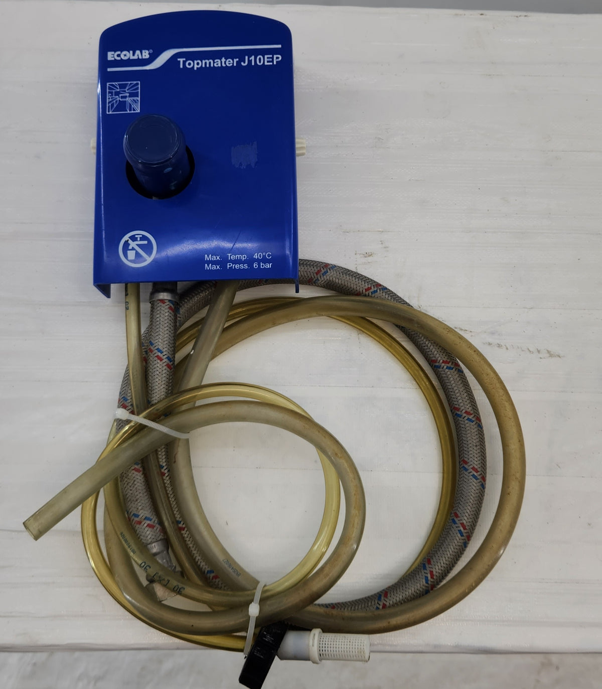 Centrale de dilution Ecolab Topmater J10EP – doseur de produits d'entretien – avec flexibles – Bon état